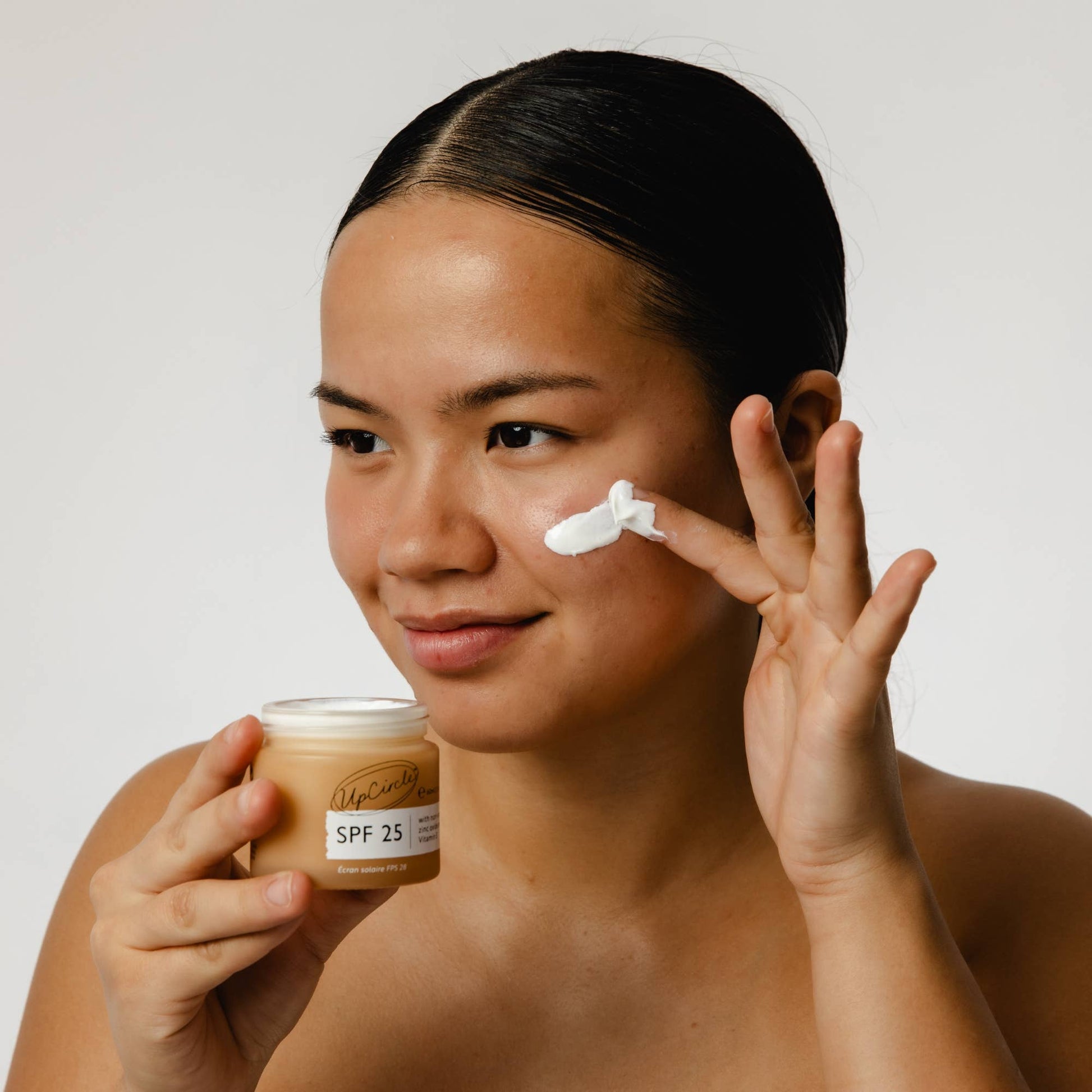 UpCircle Beauty Europe Zero Waste, Reef-safe, SPF25 Mineral Sunscreen - Travel Size