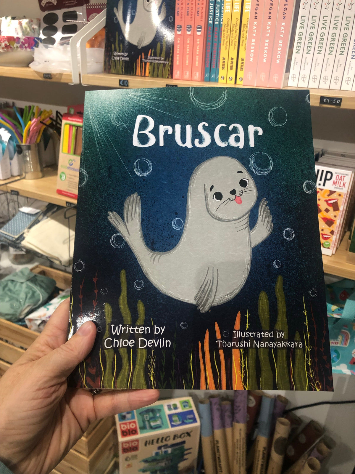 Bruscar (kids book written by Irish author Chloe Devlin) – Anniepooh