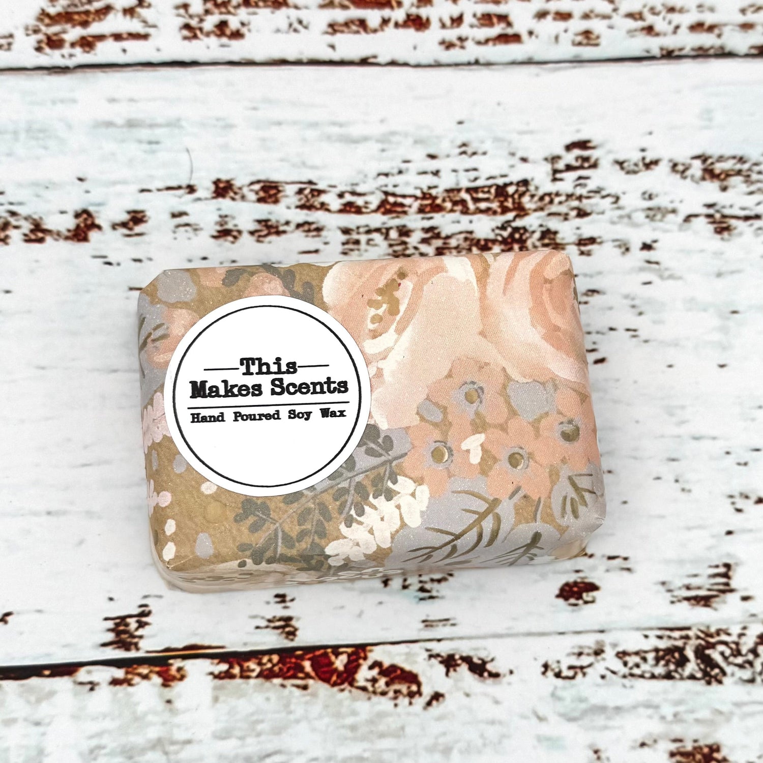 This makes scents candle Velvet Rose and Oud Luxury wax melts